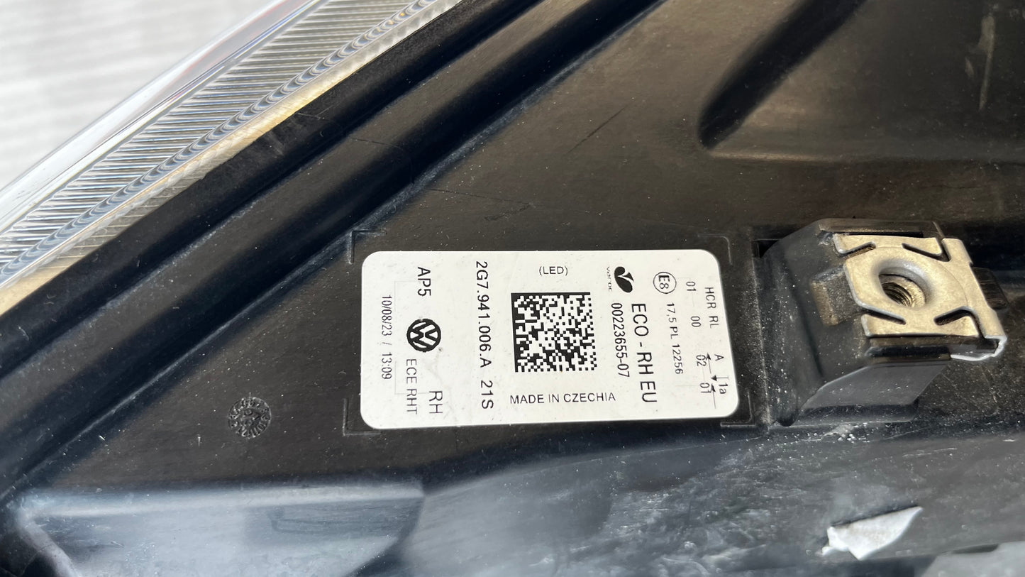 Volkswagen Taigo 2G7 десен фар