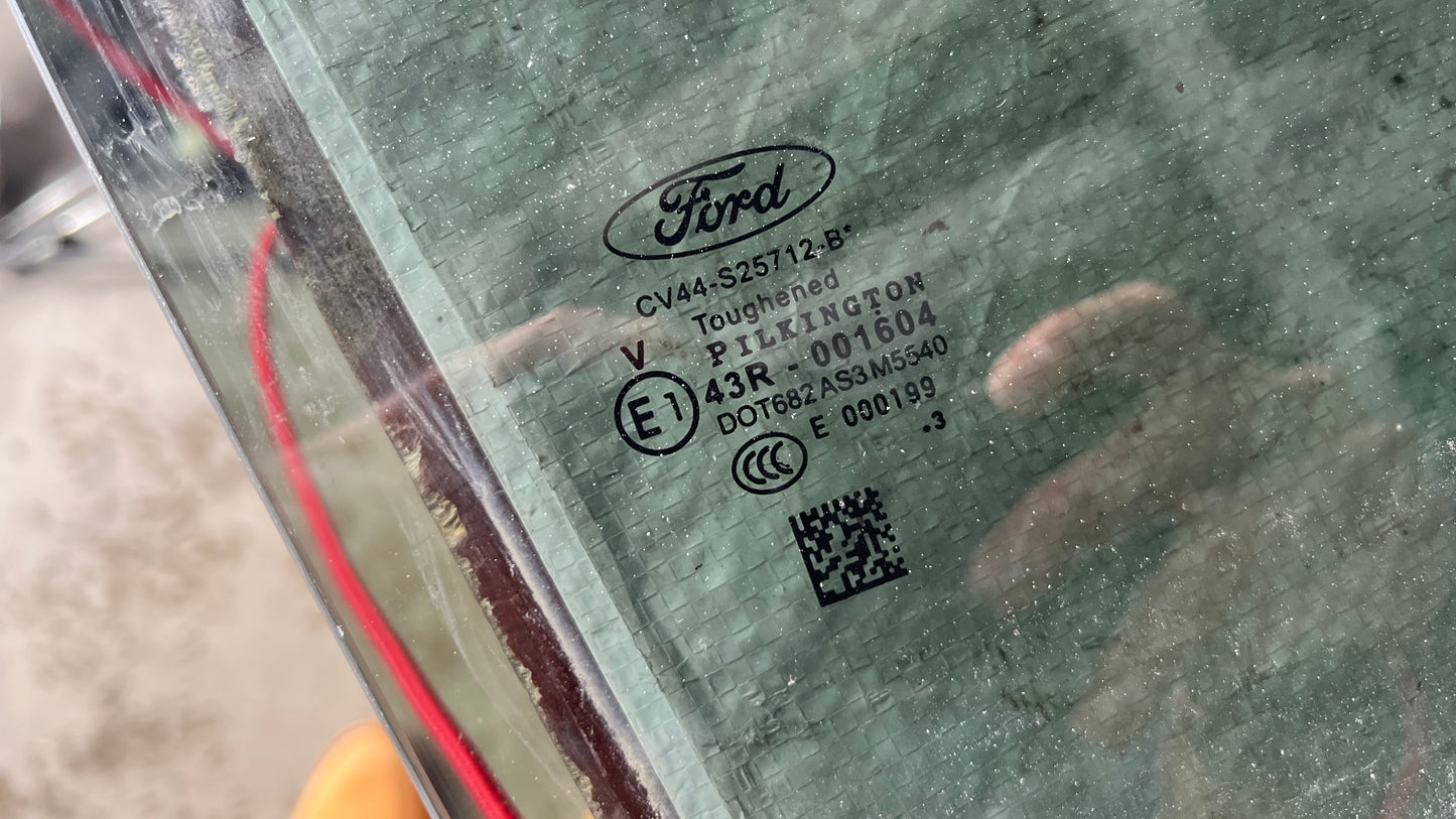 Ford Kuga 2 стъкло задно дясно