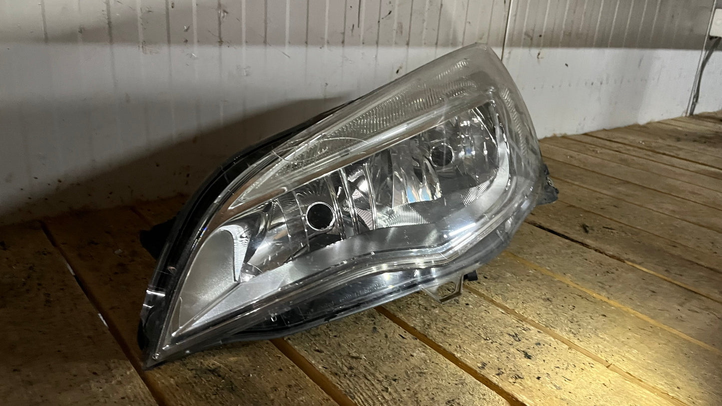 Ляв фар Opel Astra J