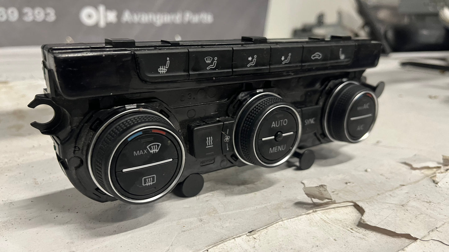 2 броя панел климатик - VW GOLF, Passat, Arteon