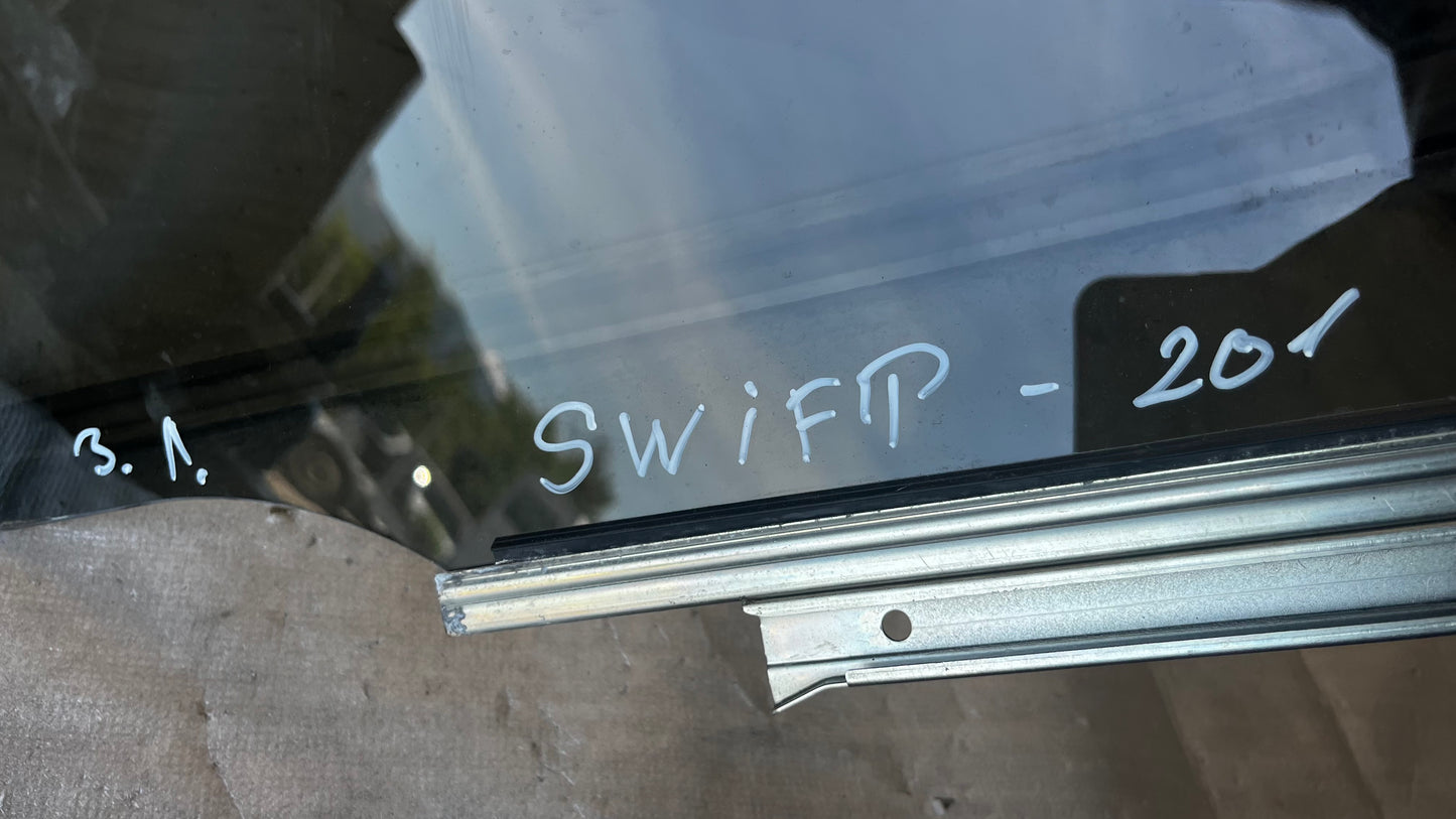 Suzuki Swift задно дясно стъкло