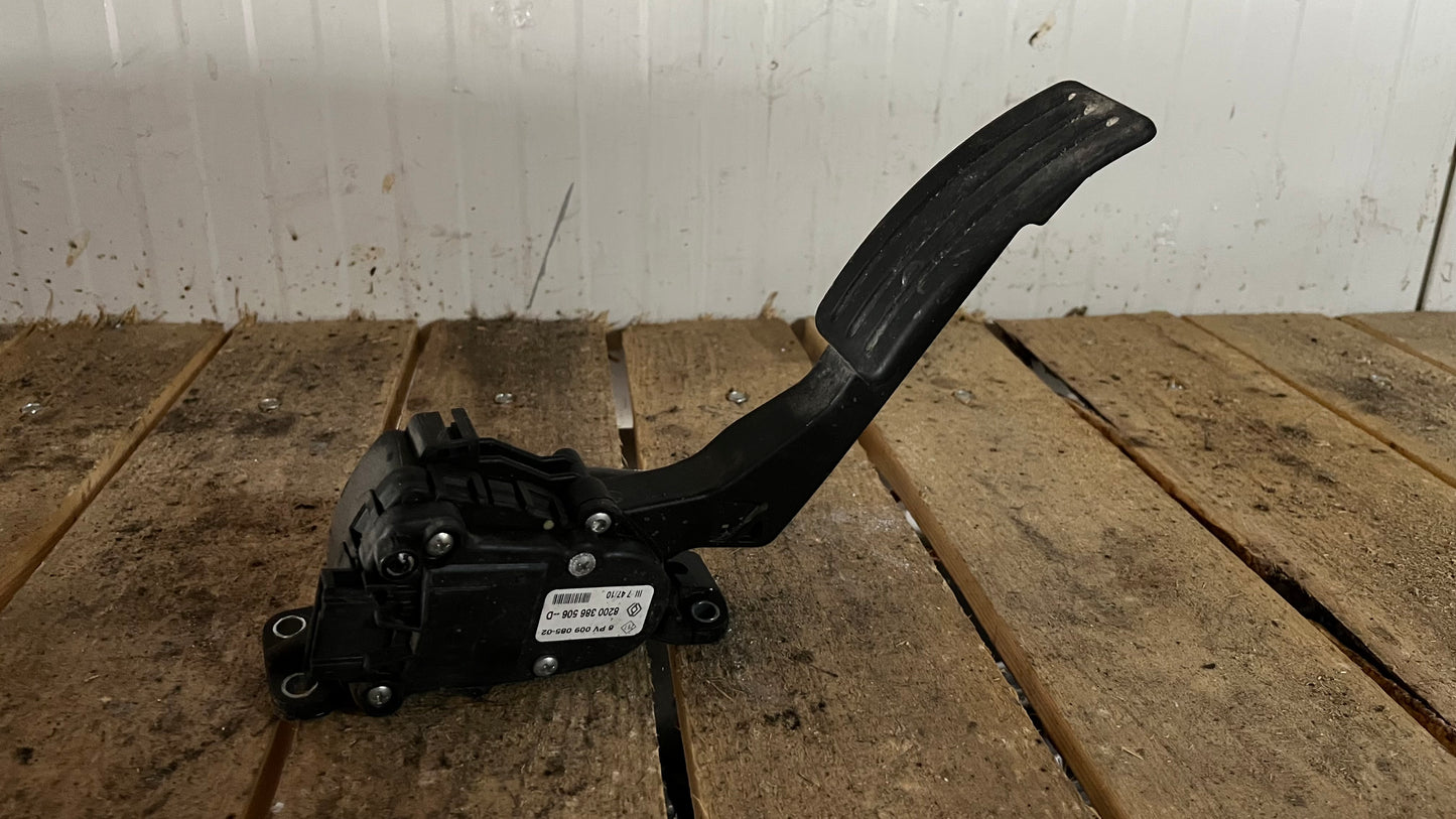 Педал за газ Dacia Logan