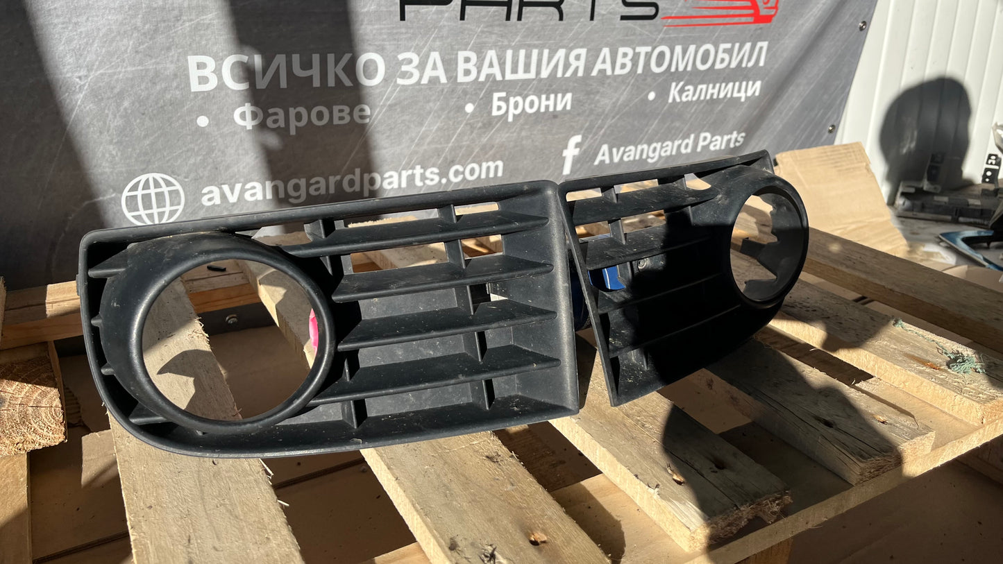 Лява и дясна решетка Volkswagen Golf 5