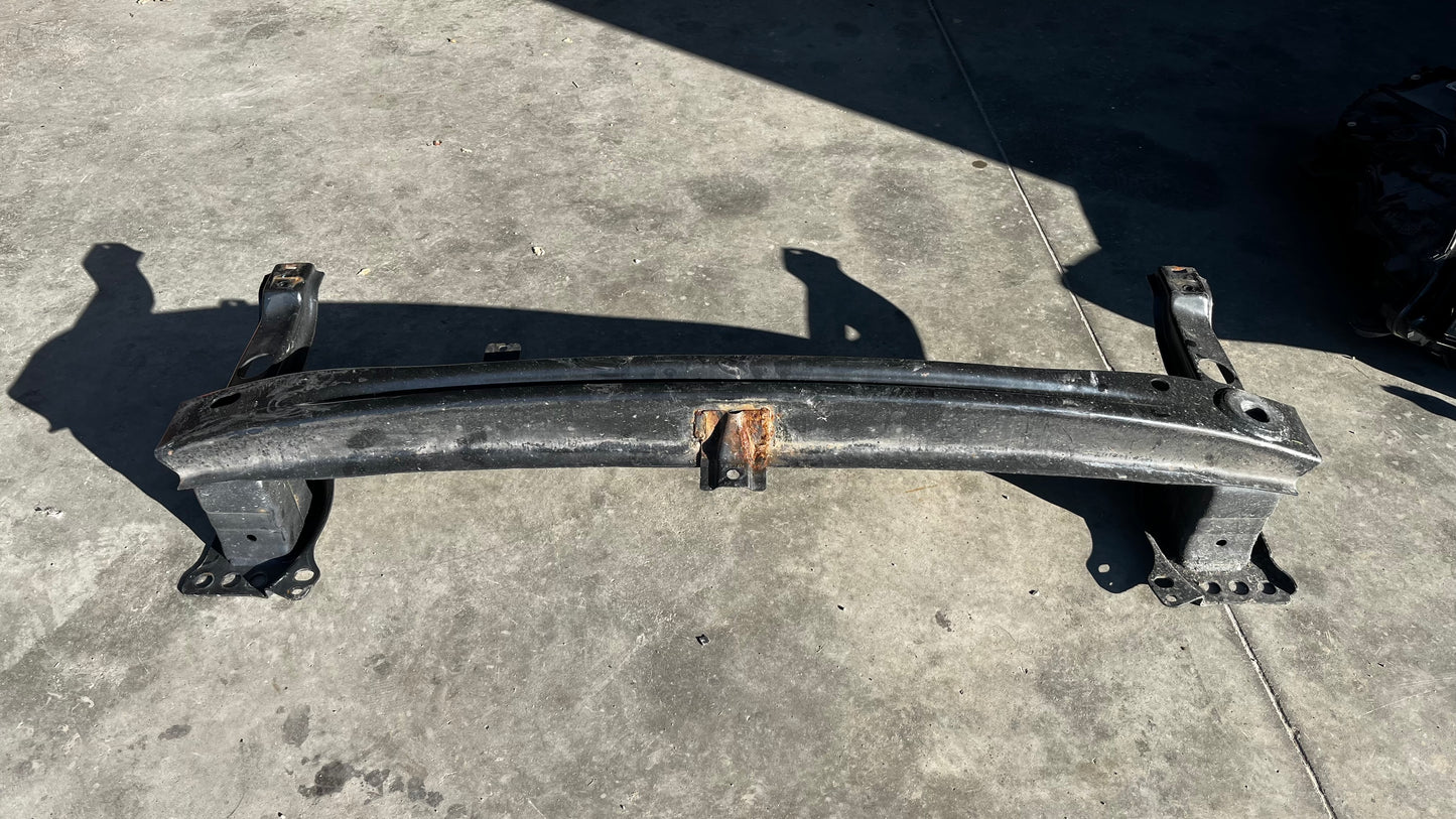 Volkswagen Caddy греда предна броня