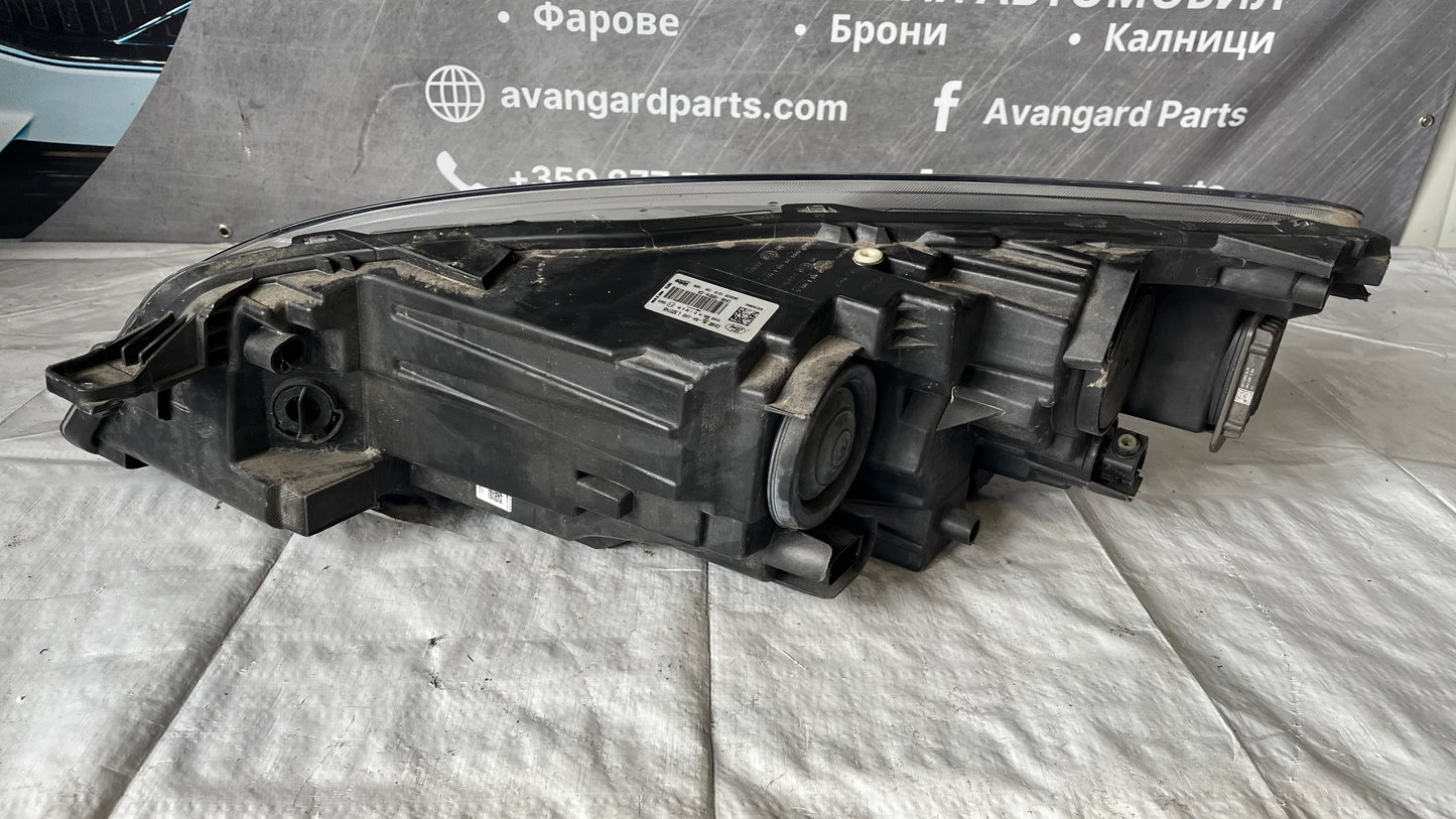 Десен фар Ford Kuga 3 2021-
