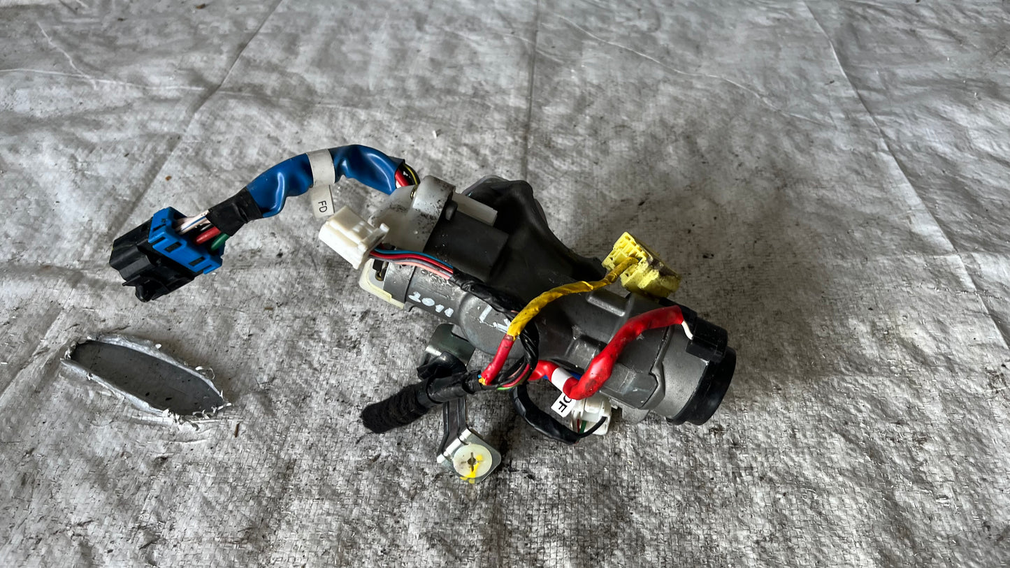 Hyundai i30 контактен ключ