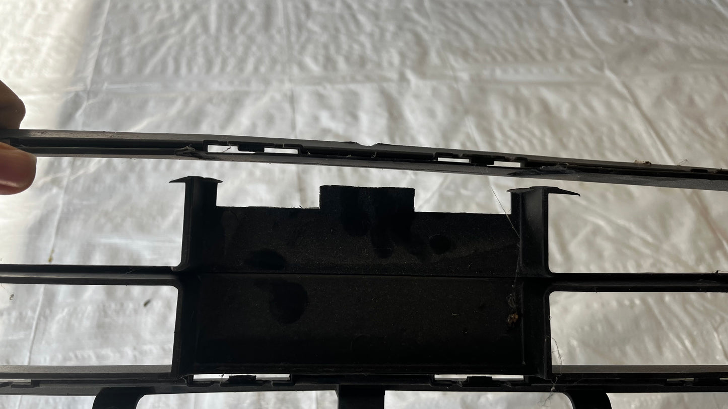 Ford Focus 18- решетка предна броня