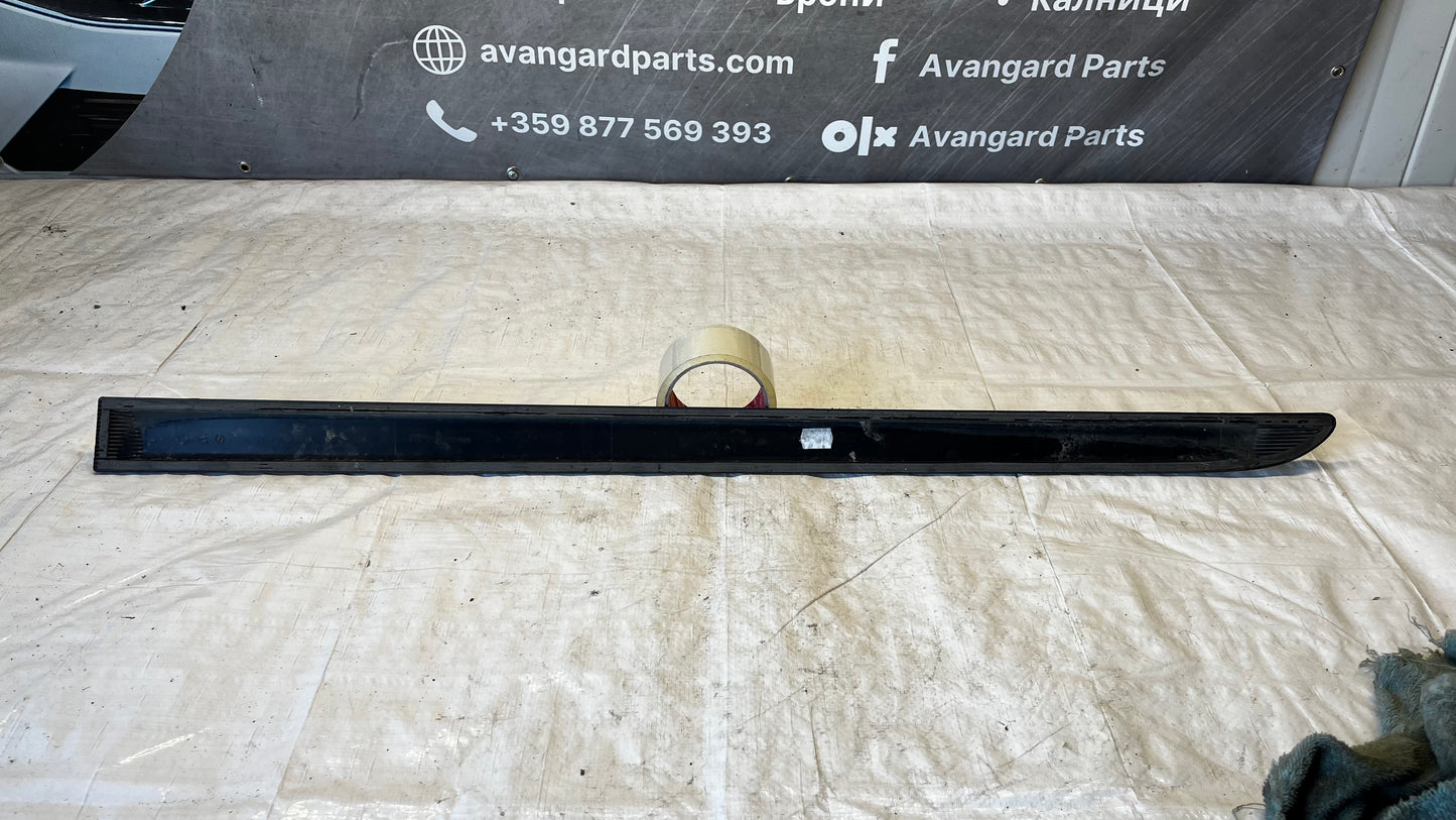 Skoda Fabia 2 декоративна лайстна предна дясна врата