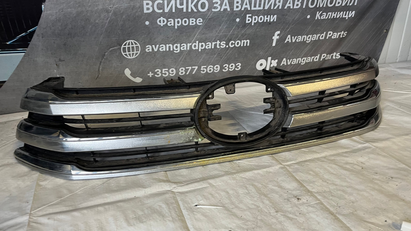 Решетка Toyota Hilux 2015-2020