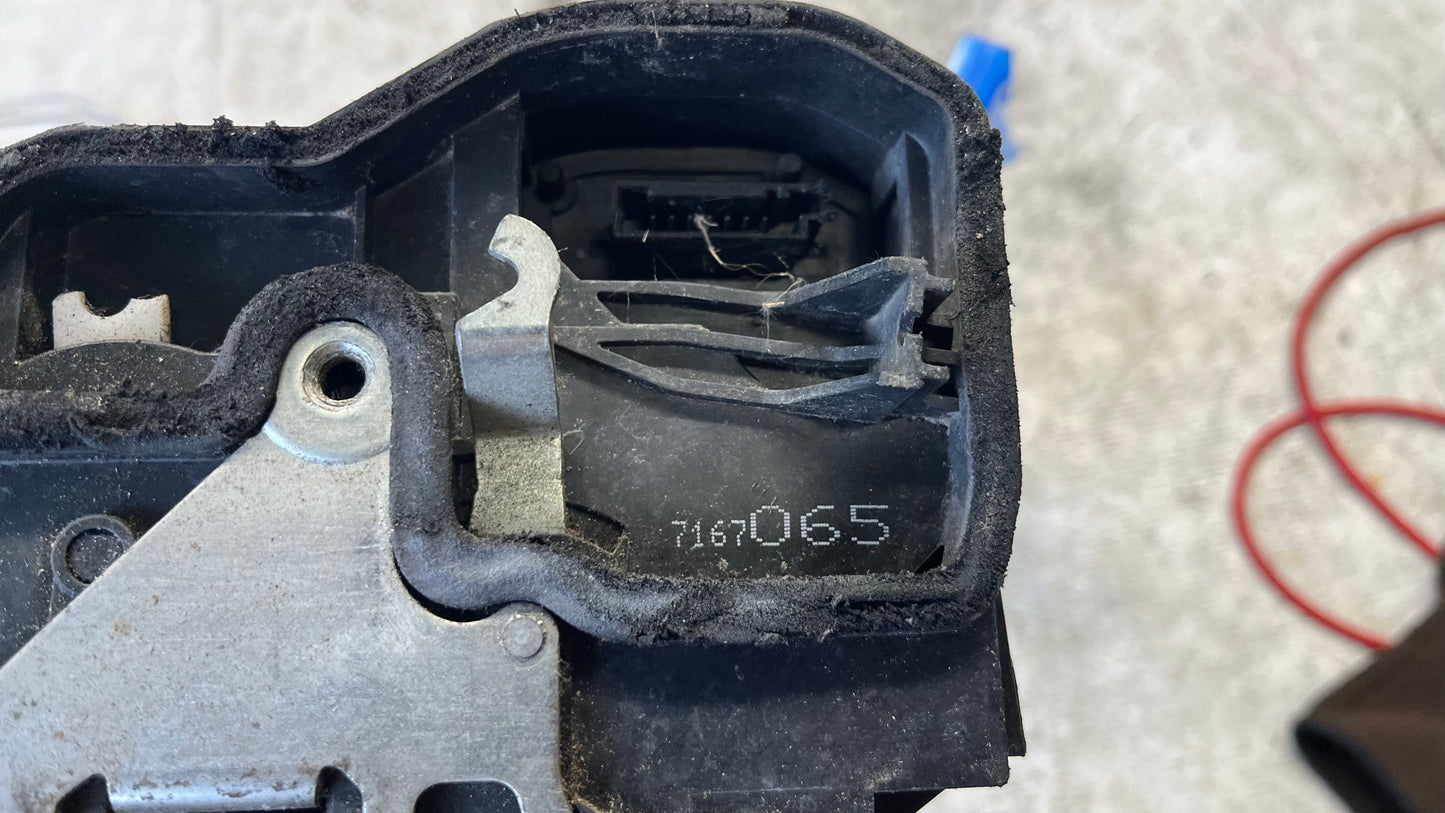 BMW 5 E60/E61 брава предна лява