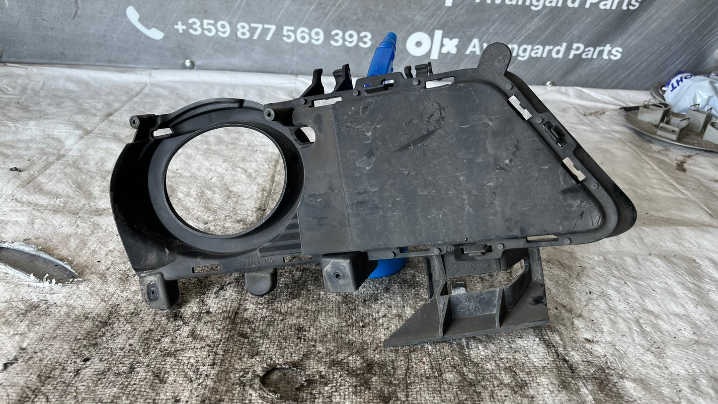 BMW 3 F30/F31 дясна решетка за халоген
