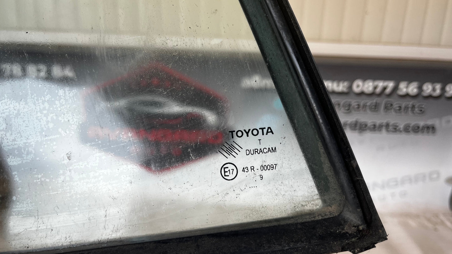 Toyota Verso 10- задно ляво стъкло