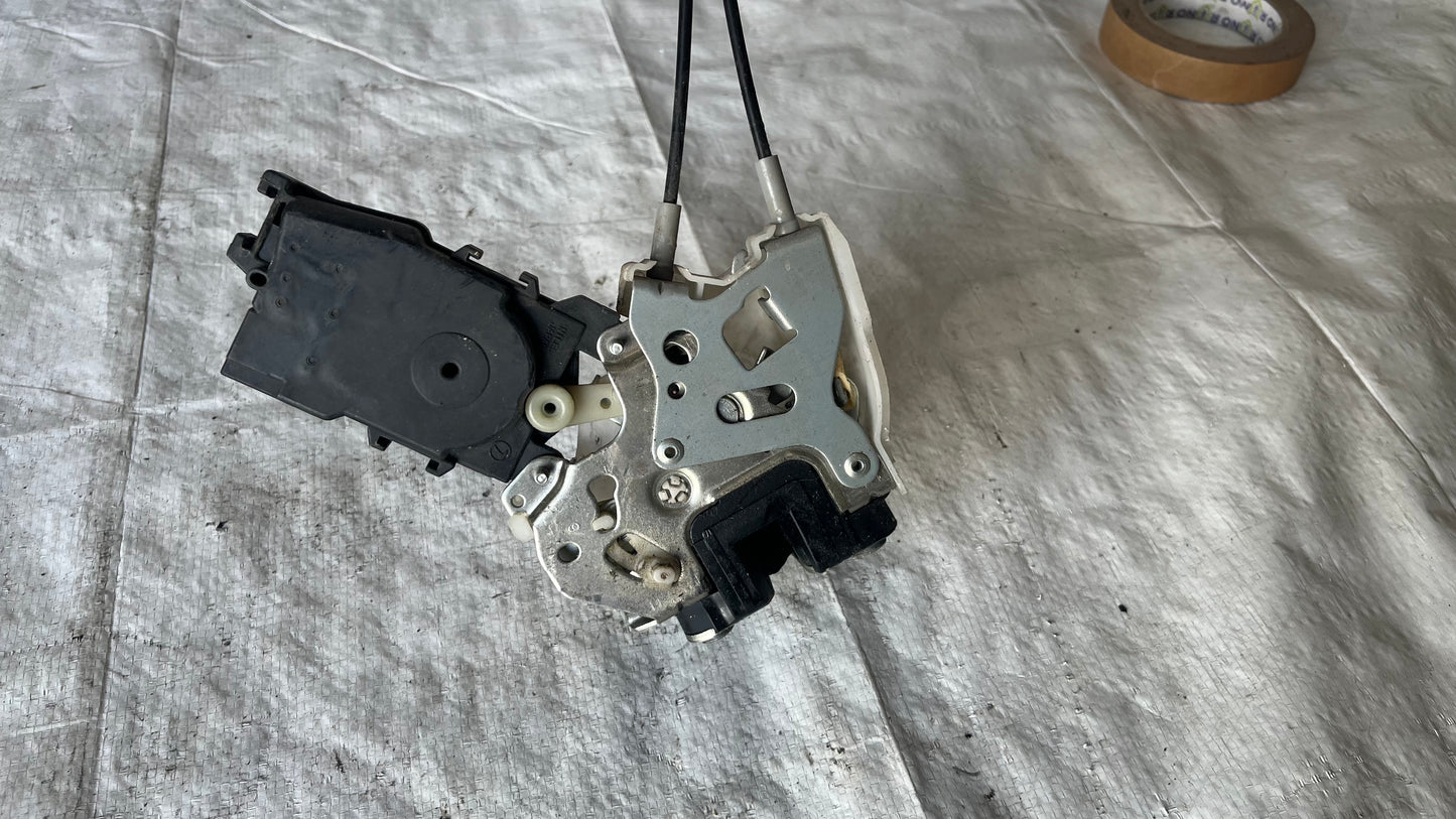 Заключващ механизъм за предна дясна врата Subaru Forester 2003-2008