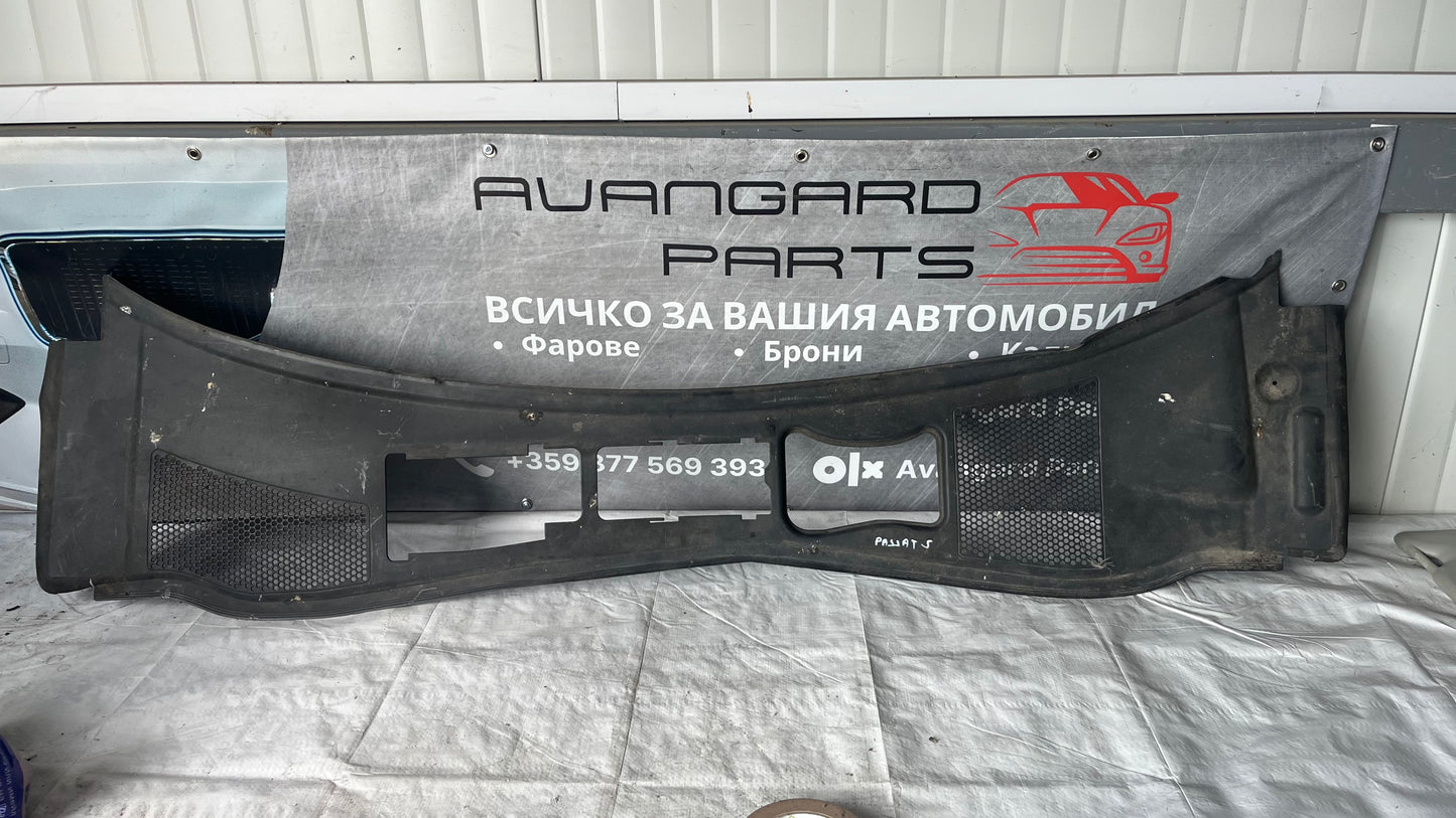 Решетка под чистачки Volkswagen Passat B5