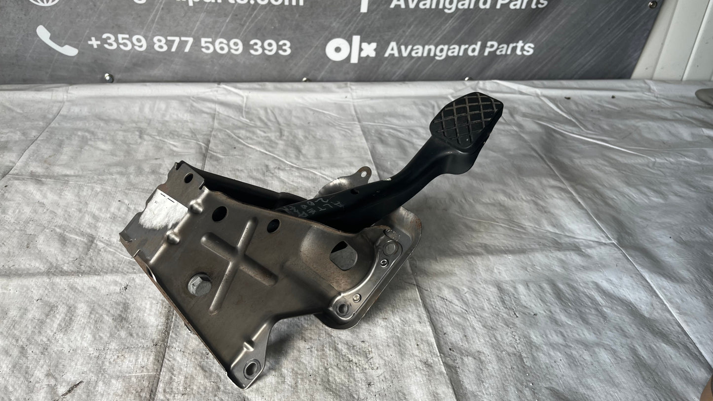 Педал за спирачка VW Passat Cc