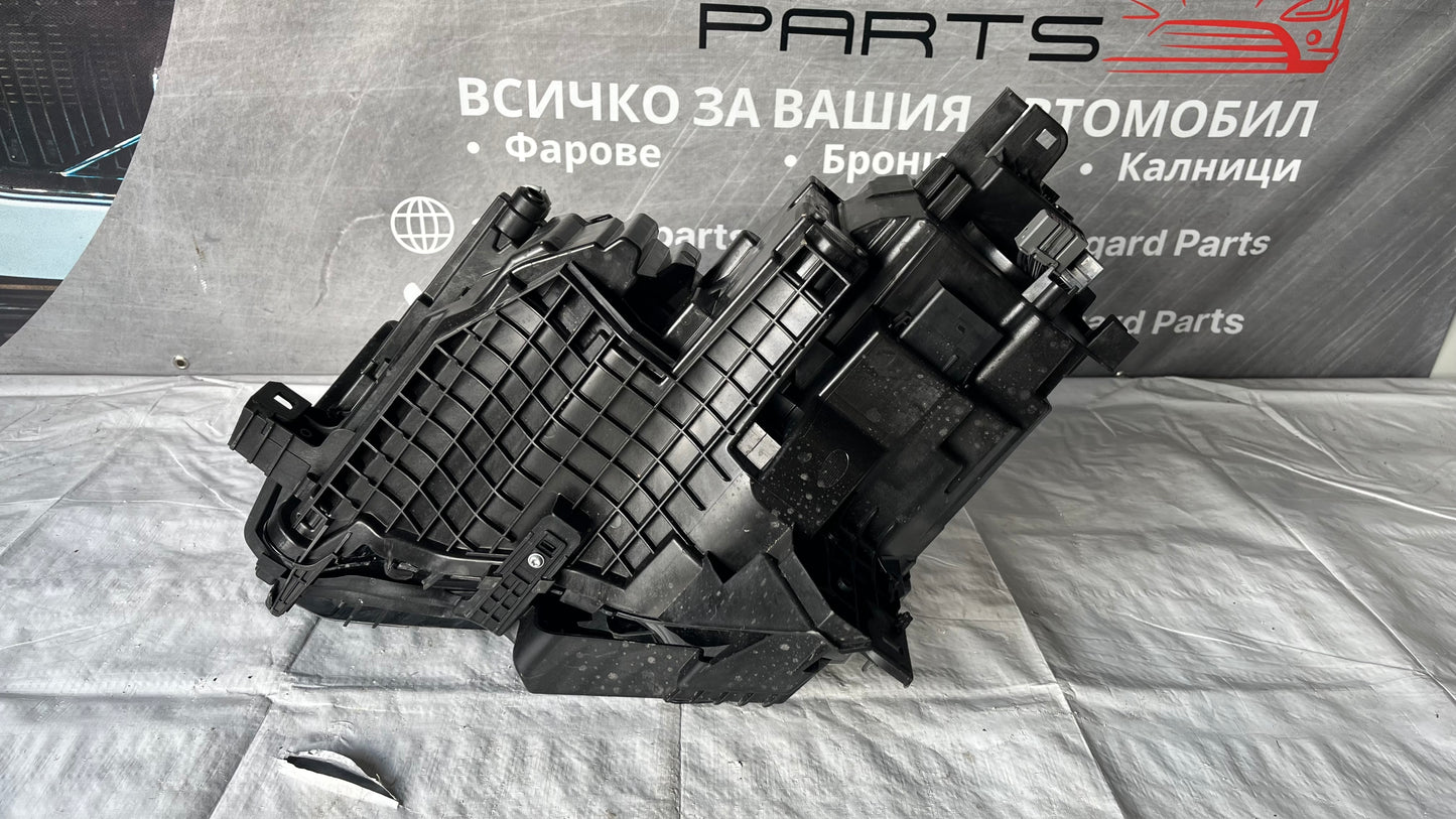 Десен фар Polestar 3 2025-