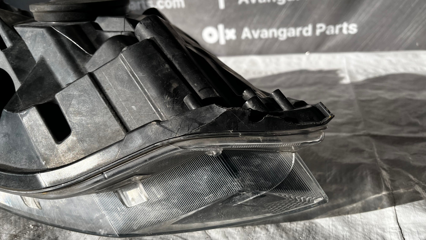 Skoda Fabia 3 15- ляв фар