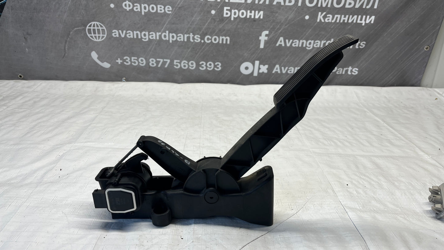 Педал газ Mercedes B W245