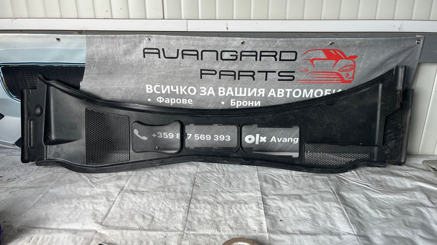 Решетка под чистачки Volkswagen Passat B5