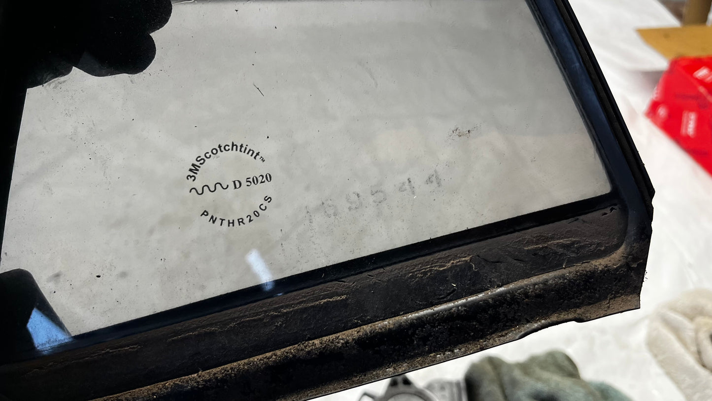 Mazda 6 задно дясно стъкло