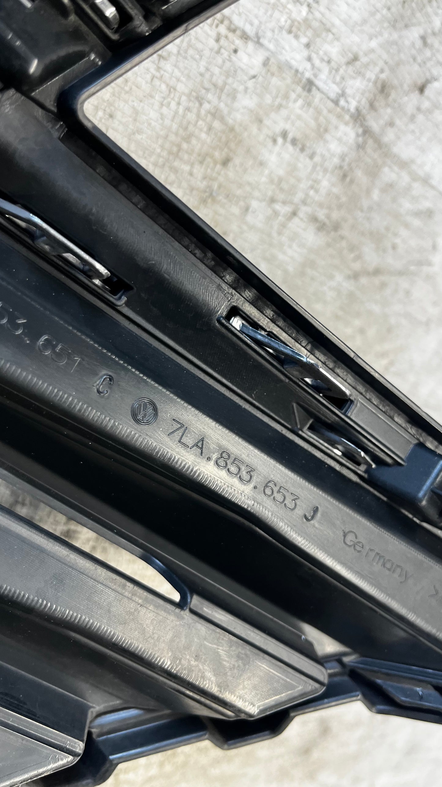 Volkswagen T6.1 20- предна решетка