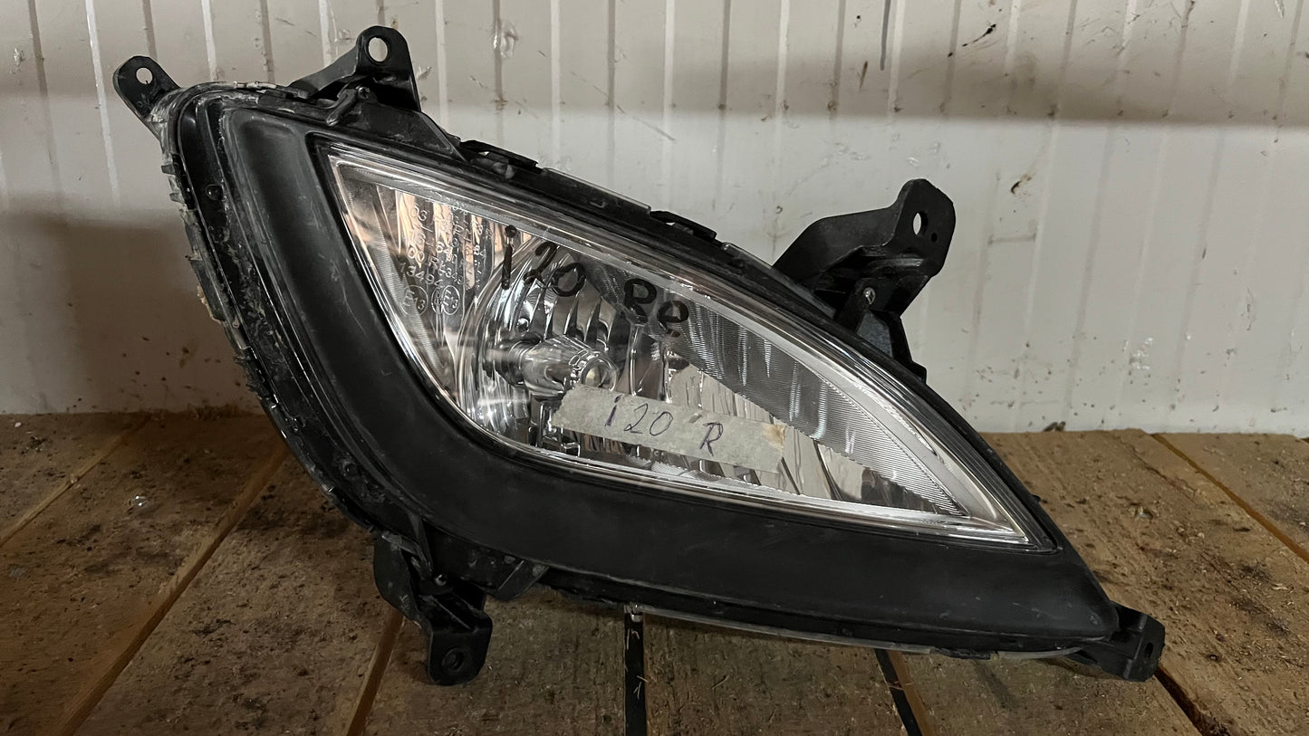 Десен халоген Hyundai i20 (2012-2015)