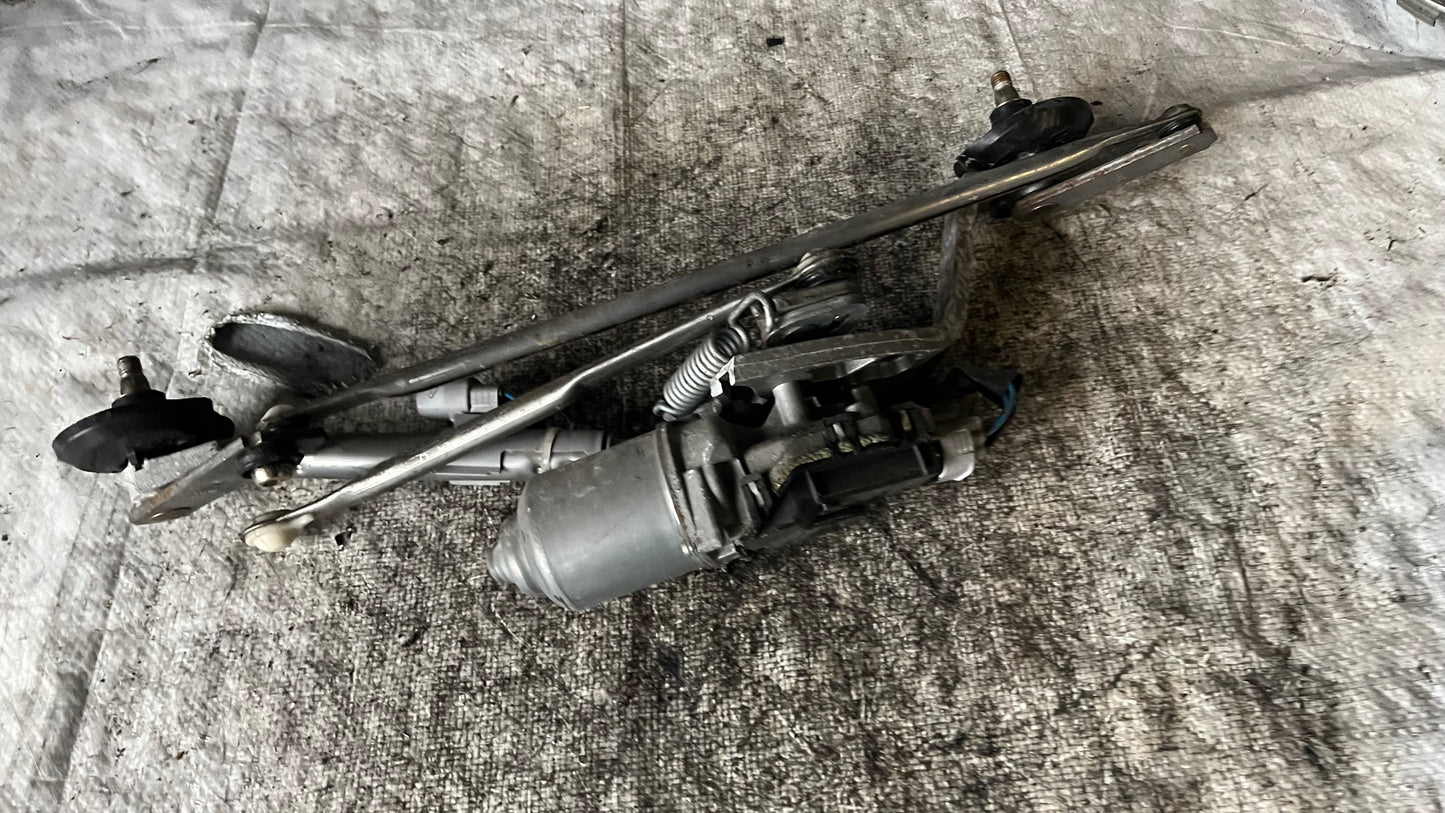 Toyota Auris механизъм чистачки