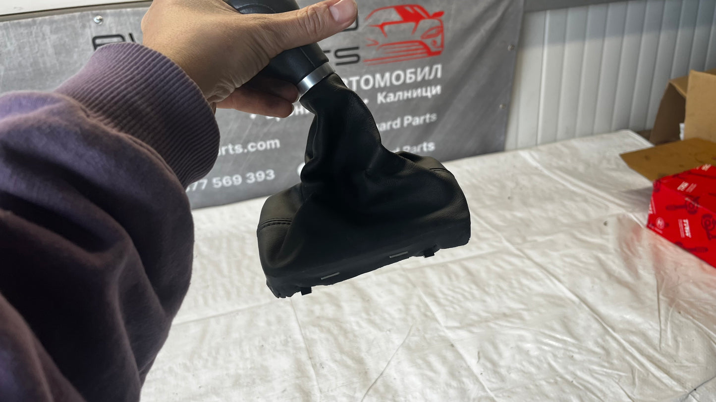 Audi A4 B6 скоростен лост