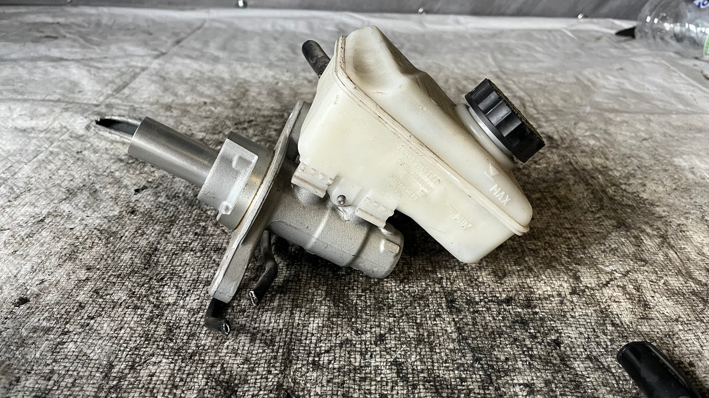 BMW X1 F48 спирачна помпа