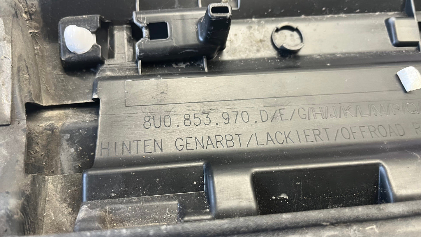 Декоративна лайстна на задна дясна врата Audi Q3 (2011-2017)