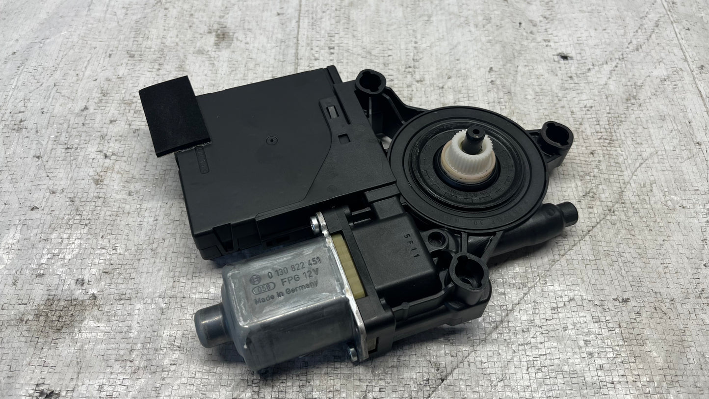 Volkswagen Passat B6 моторче преден десен стъклоповдигач