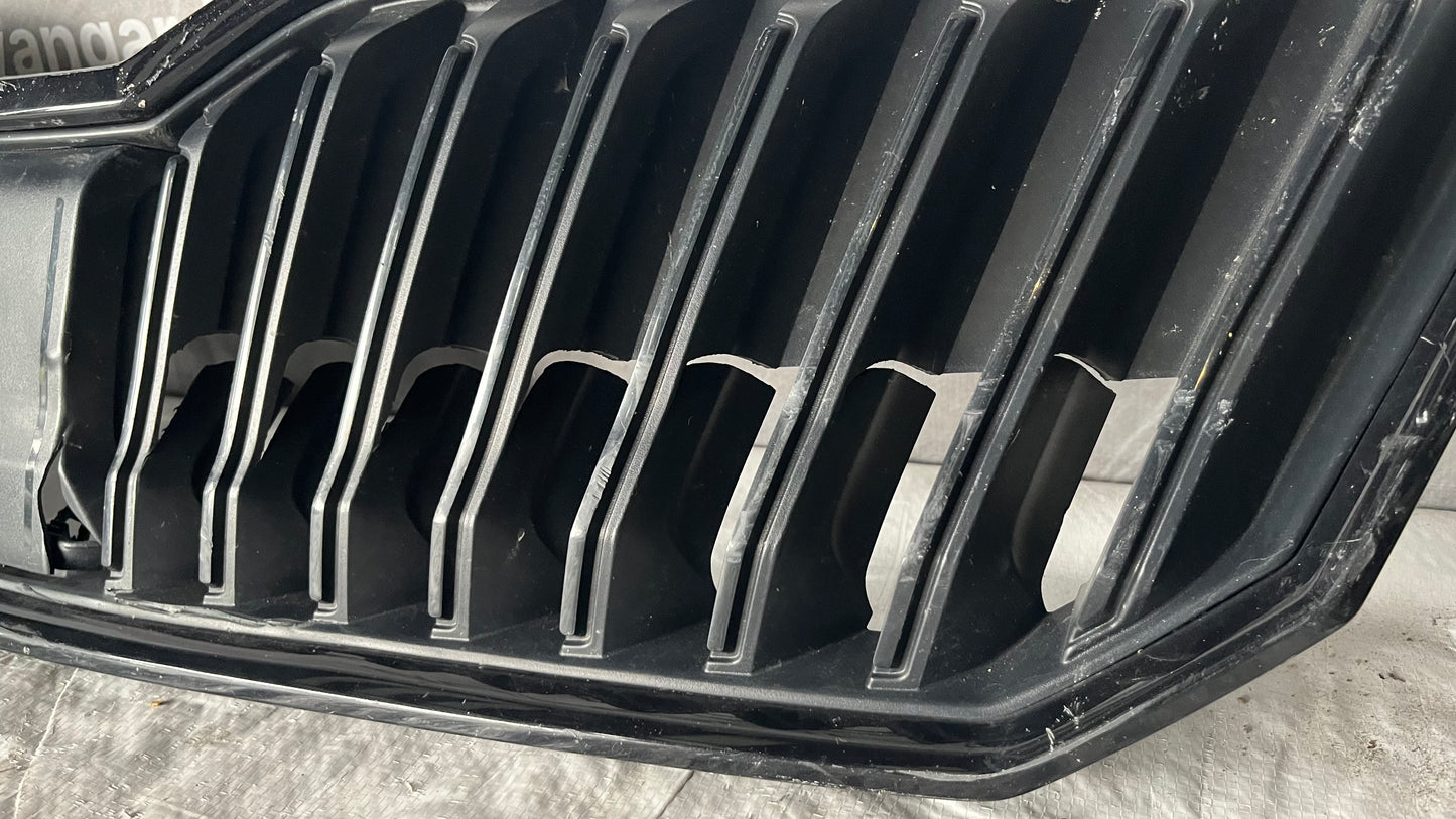 Skoda Superb B8 решетка