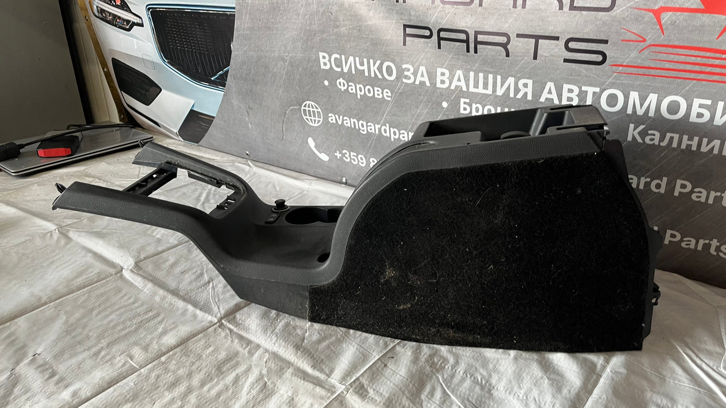 Среден панел Skota Octavia (2004-2013)/Yeti (2009-2017)