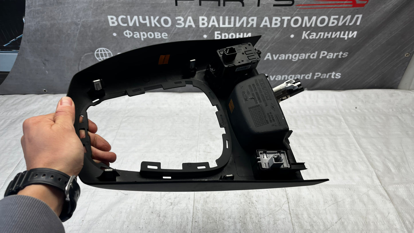 Renault Grand Scenic 3 рамка около скоростен лост