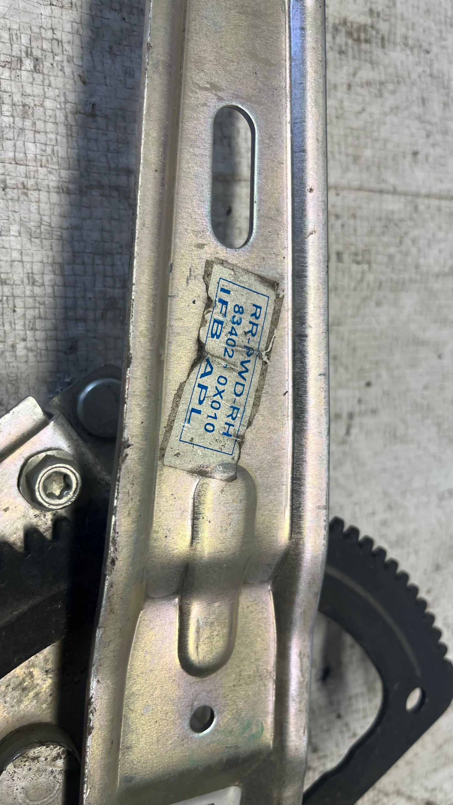 Hyundai i10 07- механизъм за преден ляв стъклоповдигач