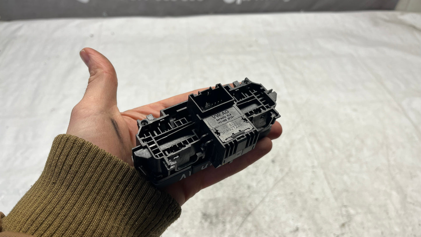 Seat Leon 4 копчета за ръчна спирачка