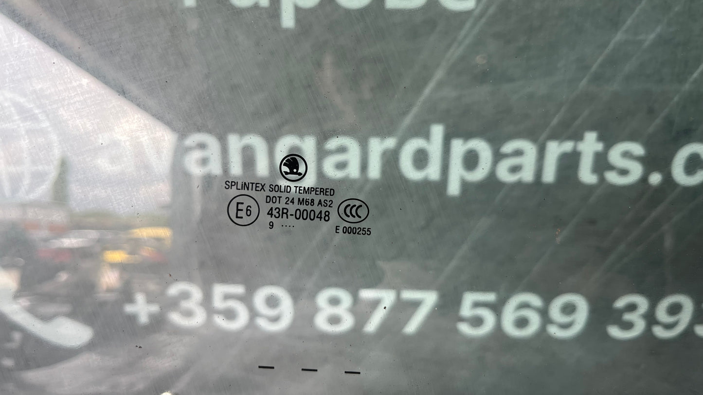Предно дясно и предно ляво стъкло Skoda Octavia 2 (2004-2008)