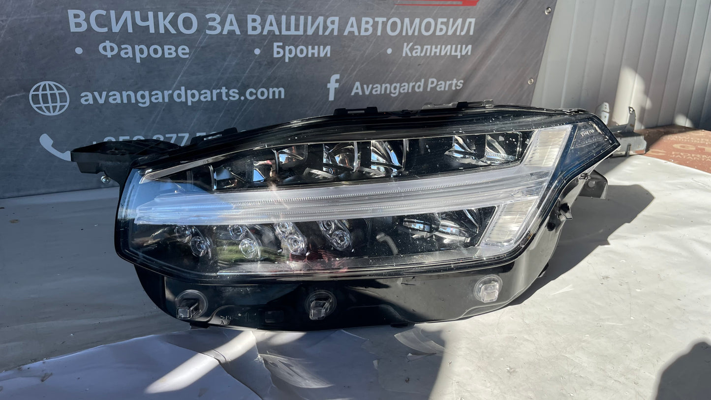 Ляв и десен фар Volvo XC90 2 2016-
