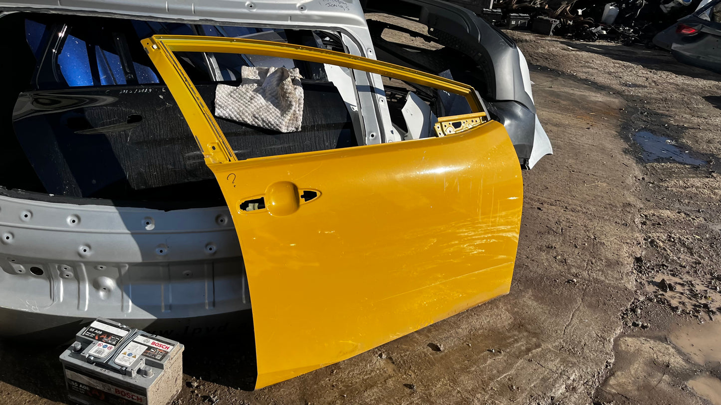 Toyota Prius ZVW60 предна дясна врата