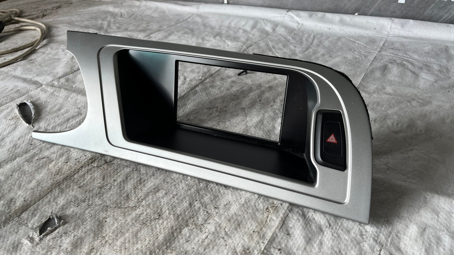 Панел дисплей Audi A4 B8