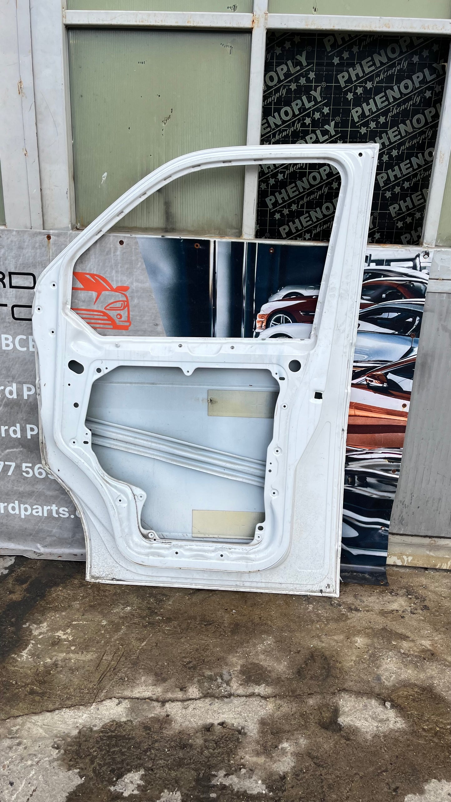 Bolkswagen T5/T6 предна дясна врата