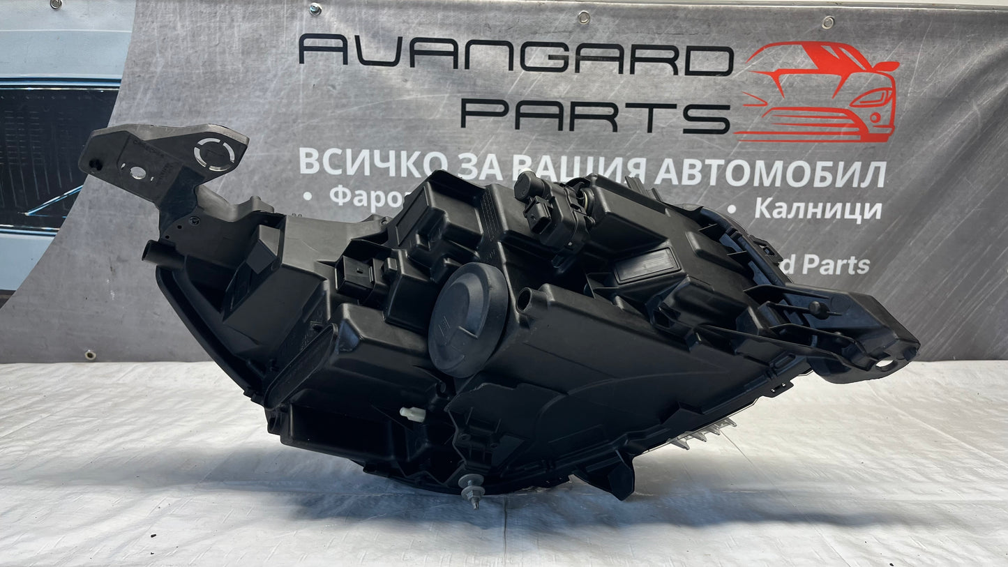 Peugeot 208 2 2019- ляв фар