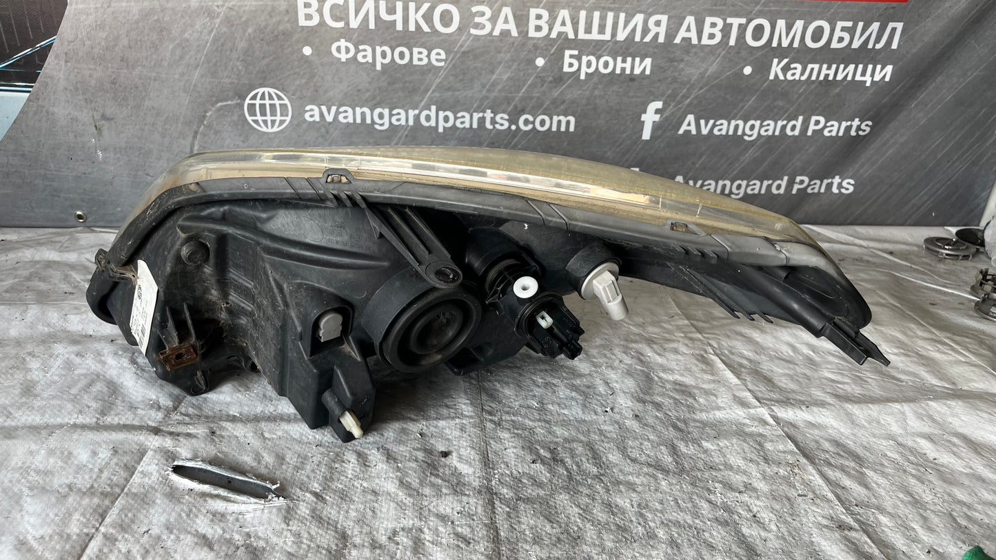 Десен фар Dacia Sandero 2008