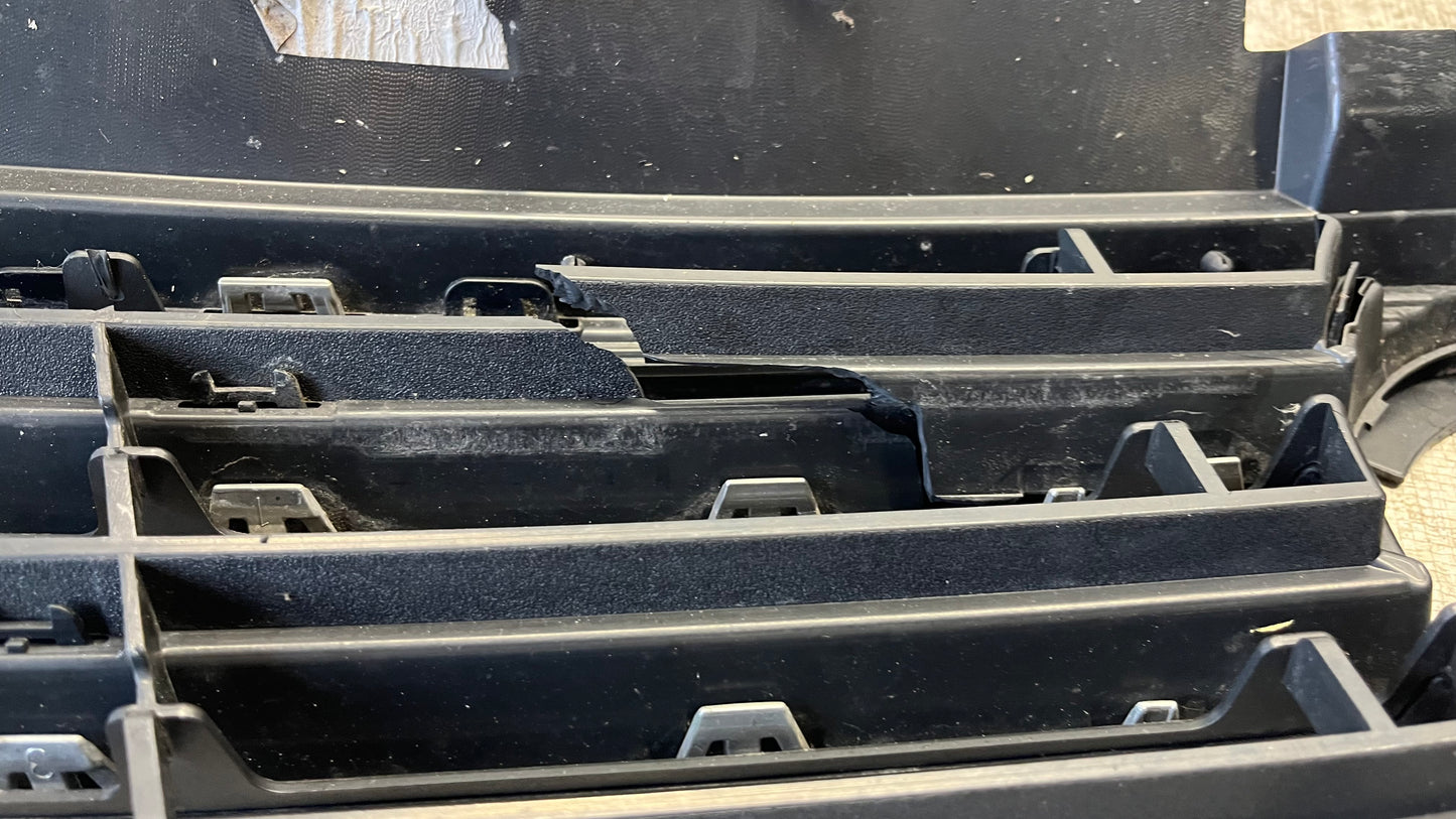 Volkswagen Passat B8 предна решетка