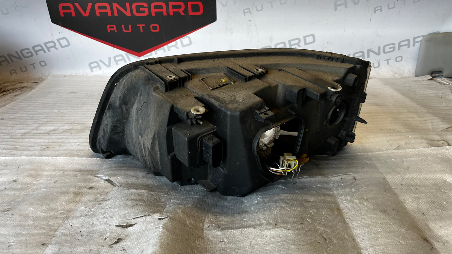 Volkswagen Transporter T5 десен фар