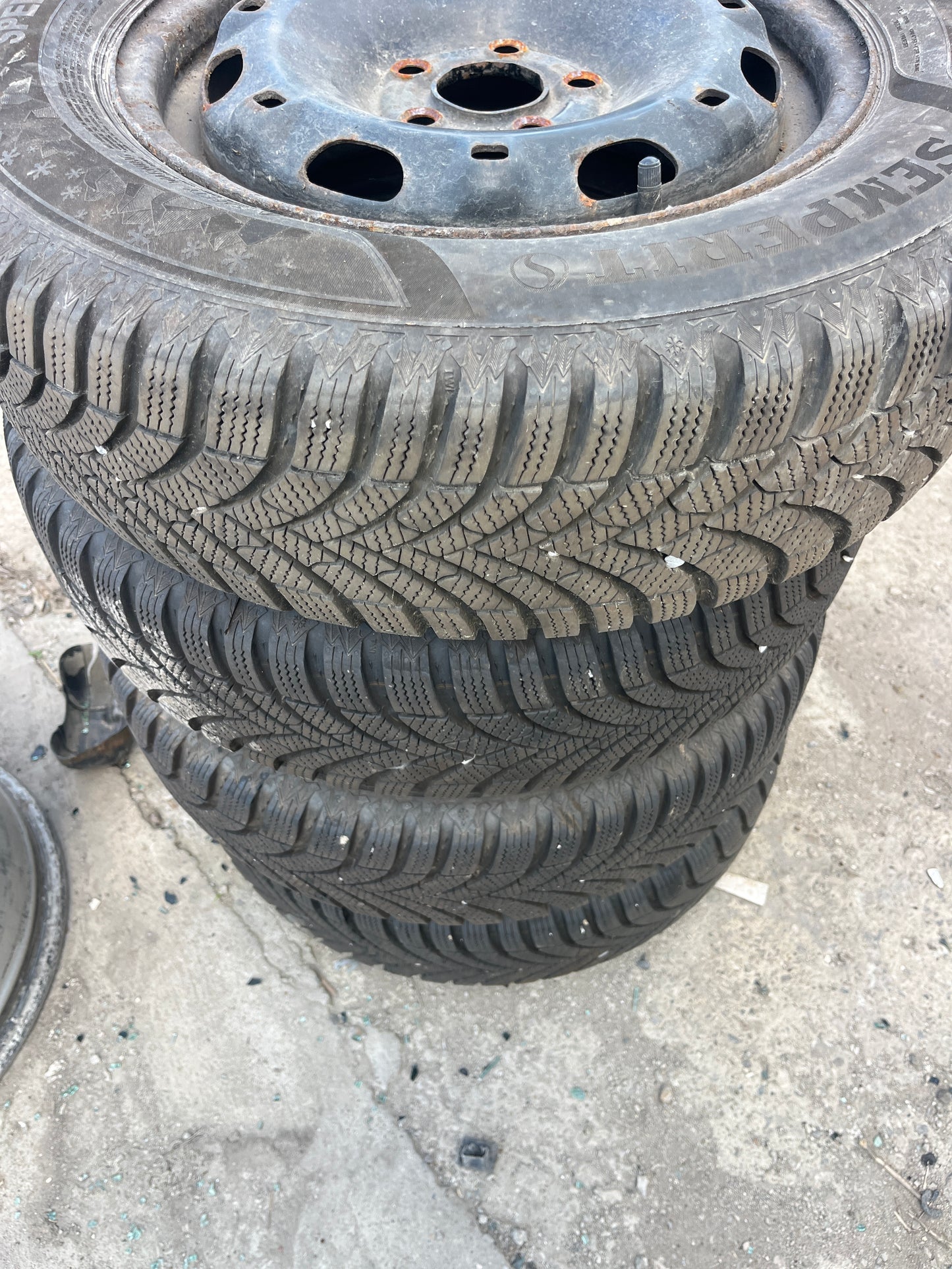 Гуми 175 70 14 Semperit