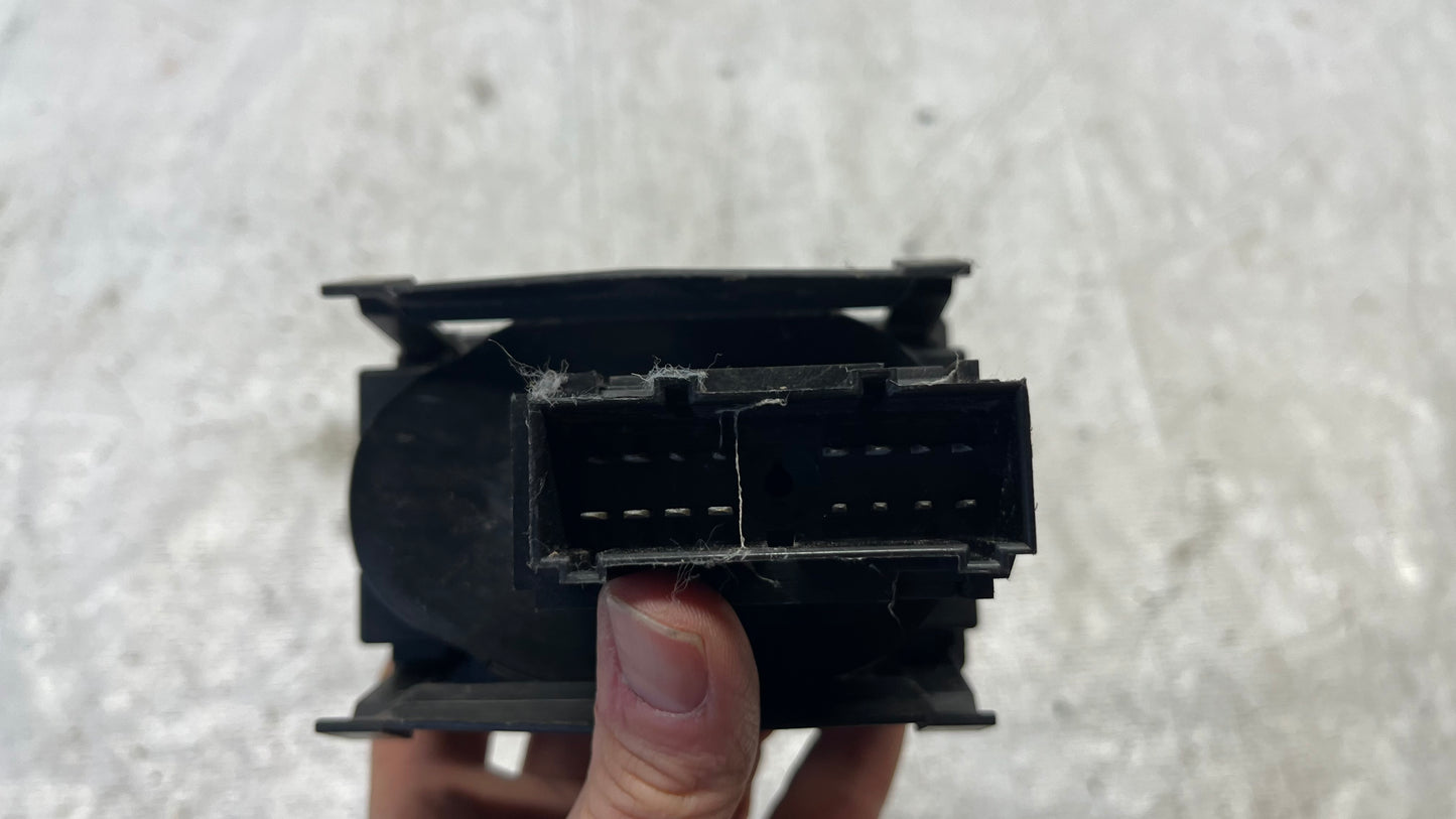 Ford Focus 03- ключ светлини