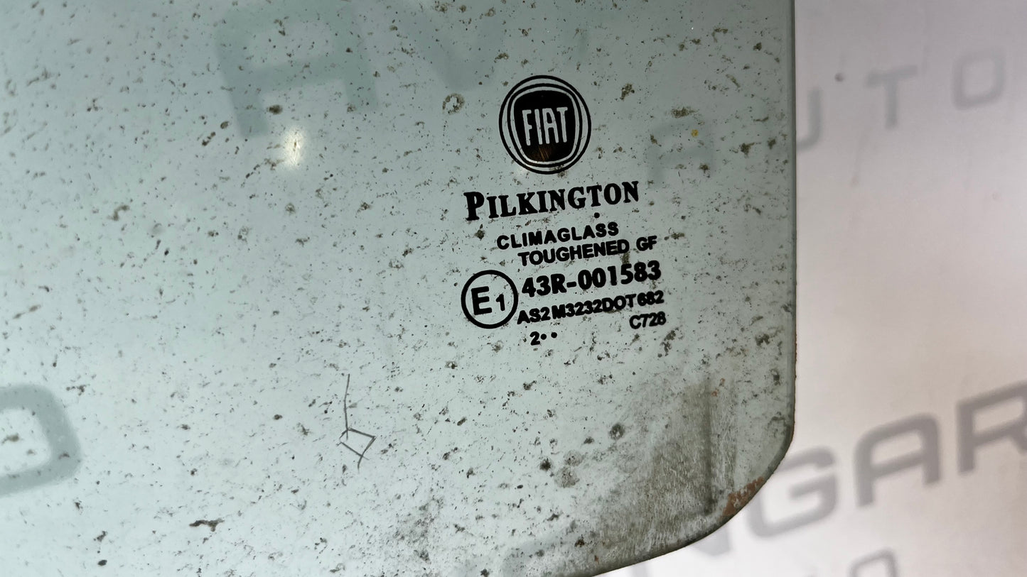 Fiat Punto задно ляво стъкло