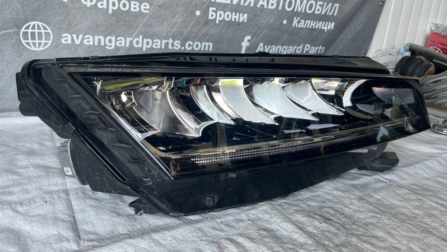 Десен фар Skoda Octavia 4 2020-