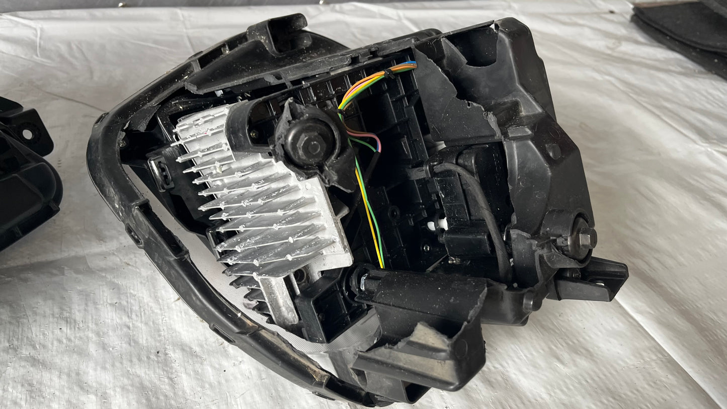 2 броя ляв фар Hyundai Tucson 4 2020-